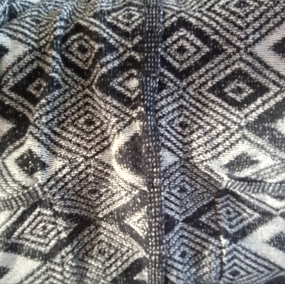 Fylo London Black White Sweater Cape L - Picture 6 of 6